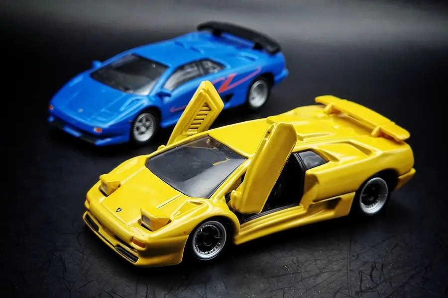 Lamborghini Diablo SV by Kyosho and Tomica