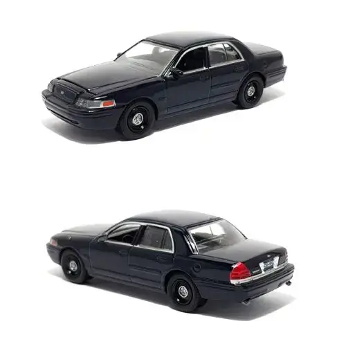 Ford_Crown-Victoria_2008_Greenlight