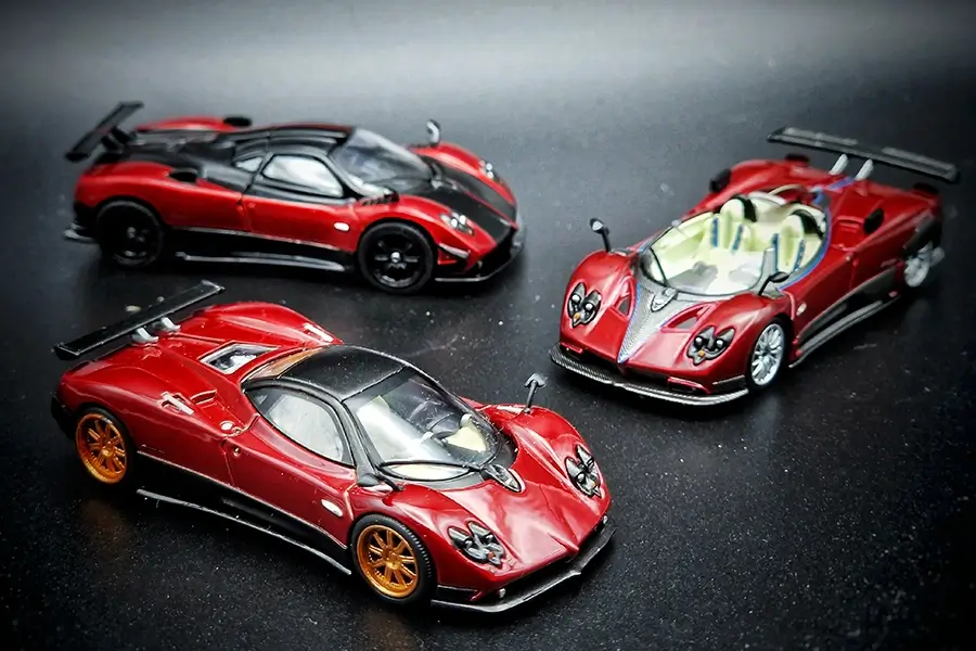 Pagani Zonda Cinque Cars in 1:64 scale by tarmacworks