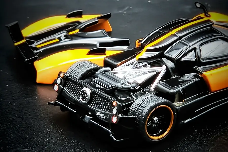 Pagani Zonda Cinque Cars in 1:64 scale by tarmacworks