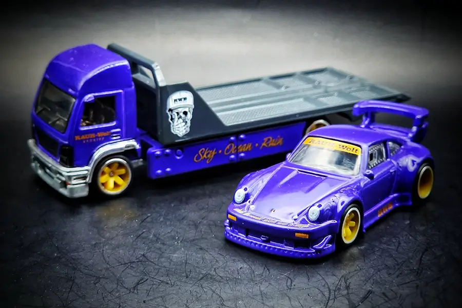 Rauh Welt Begriff RWB Porsche Model in 1:64 scale