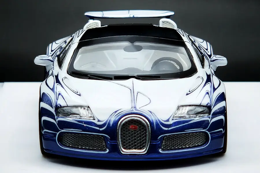 LJM Bugatti Veyron L'or Blanc