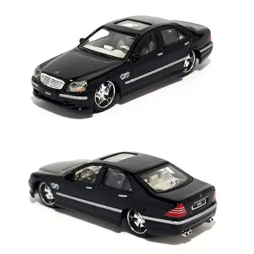 Mercedes(bindestrich)Benz_S(bindestrich)Klasse-&-Predecessor_2002-(S500-W220)_Maisto