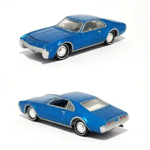 Oldsmobile_Toronado_1967_Johnny-Lightning