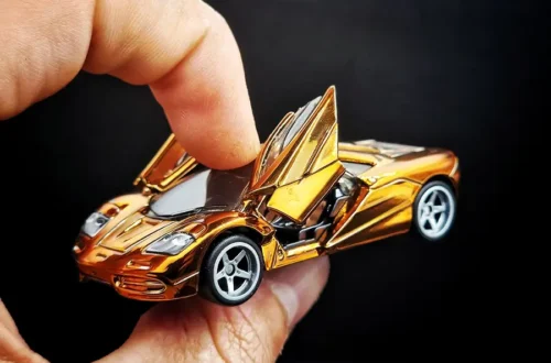 McLaren F1 by Hot Wheels Red Line Club