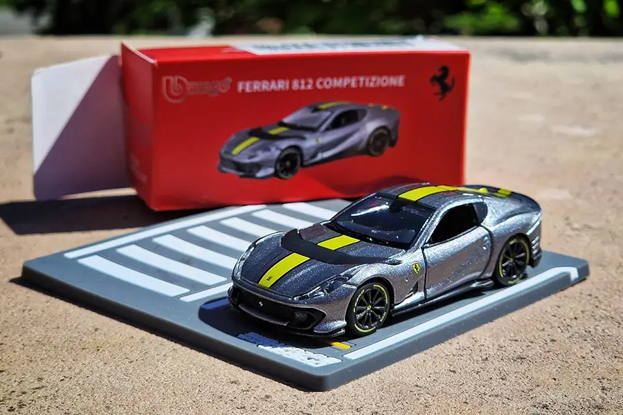 Ferrari 812 Competizione Bburago