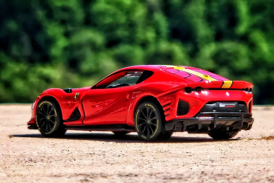 Ferrari 812 Competizione Bburago