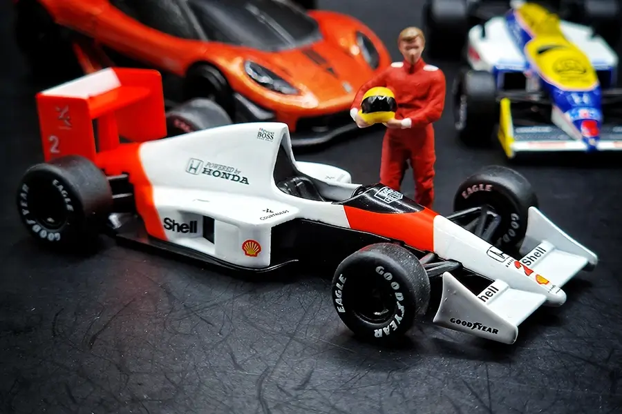 Alain Prost McLaren MP4/5 from Kyosho