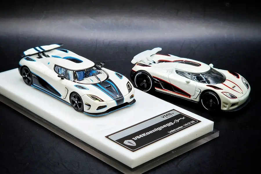 VMB64 Koenigsegg Agera R VS Hot Wheels Agera R