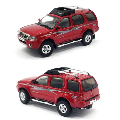 Nissan_Paladin_2013-10th-Anniversary_GCD.jpg