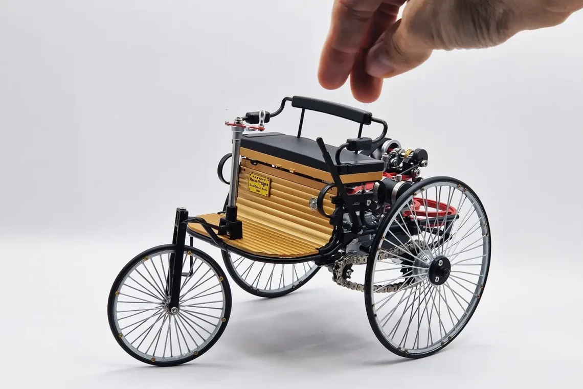 Benz Patent Motorwagen Teching Modelkit